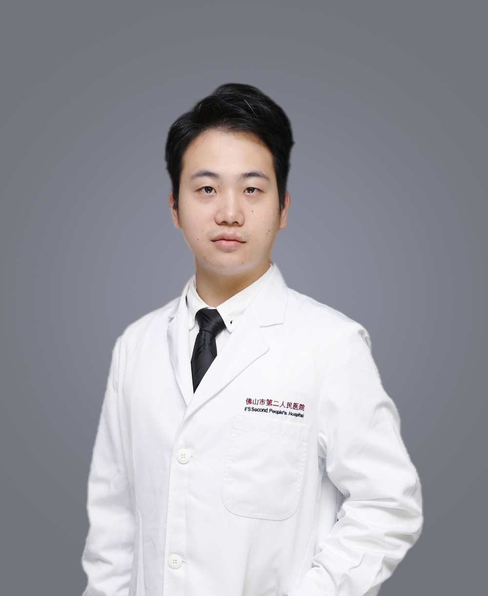 主治医师 郑秋勇