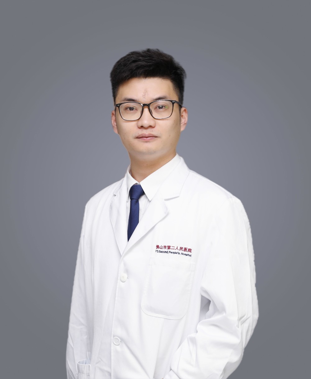 主治医师 罗中范