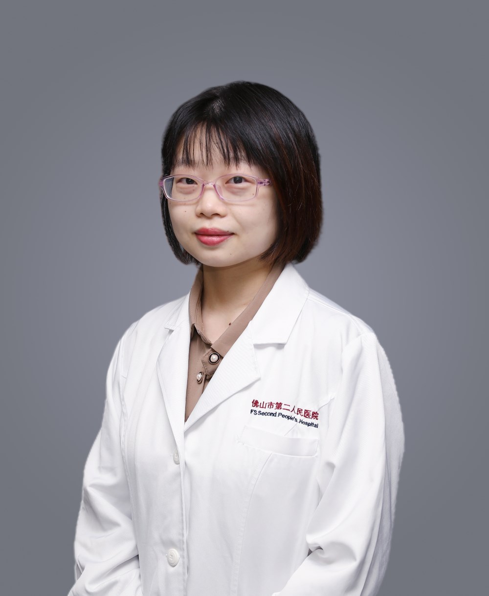 主治医师 眼科学硕士 李昕