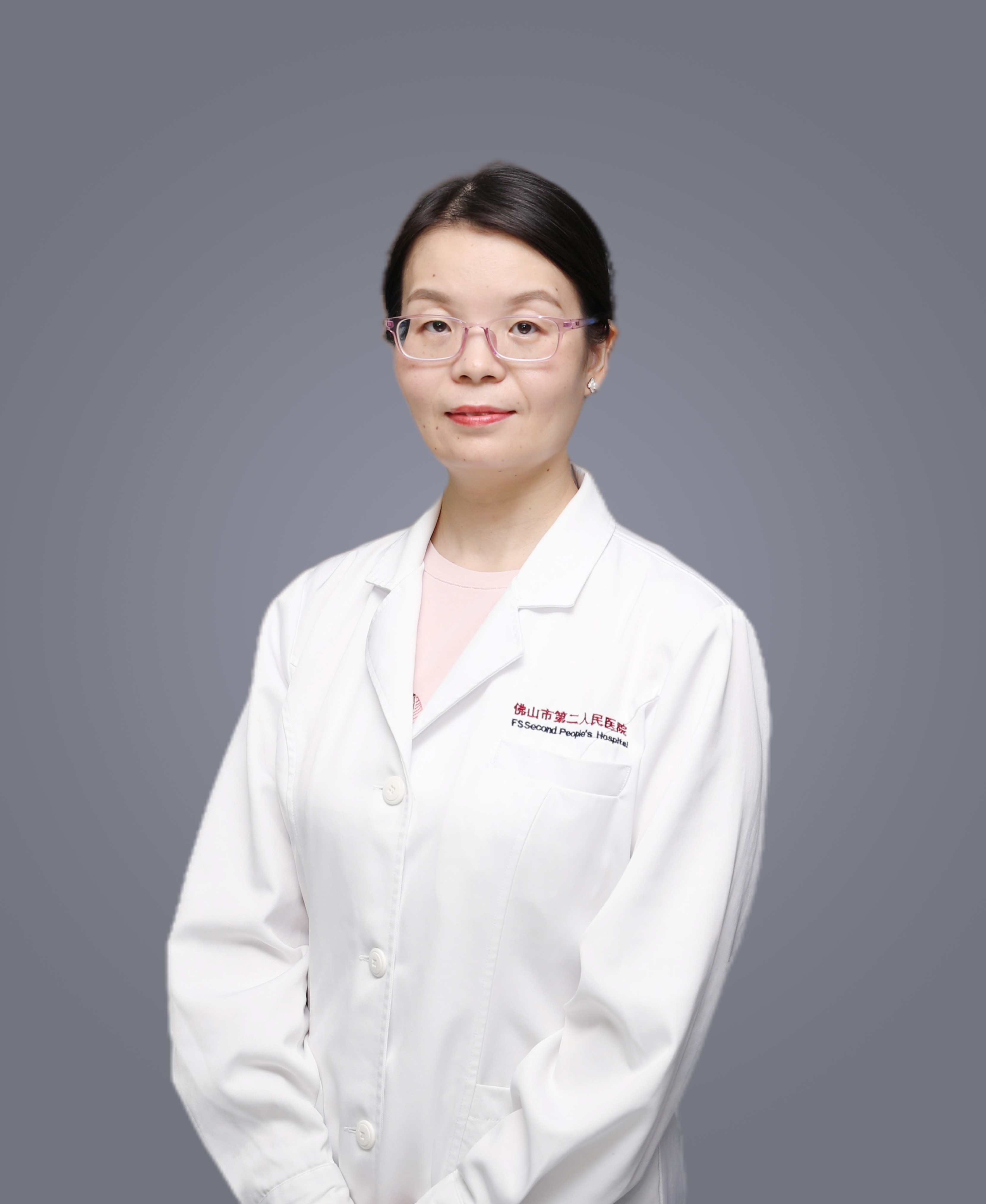 主任医师 眼科学博士 郭秀娟