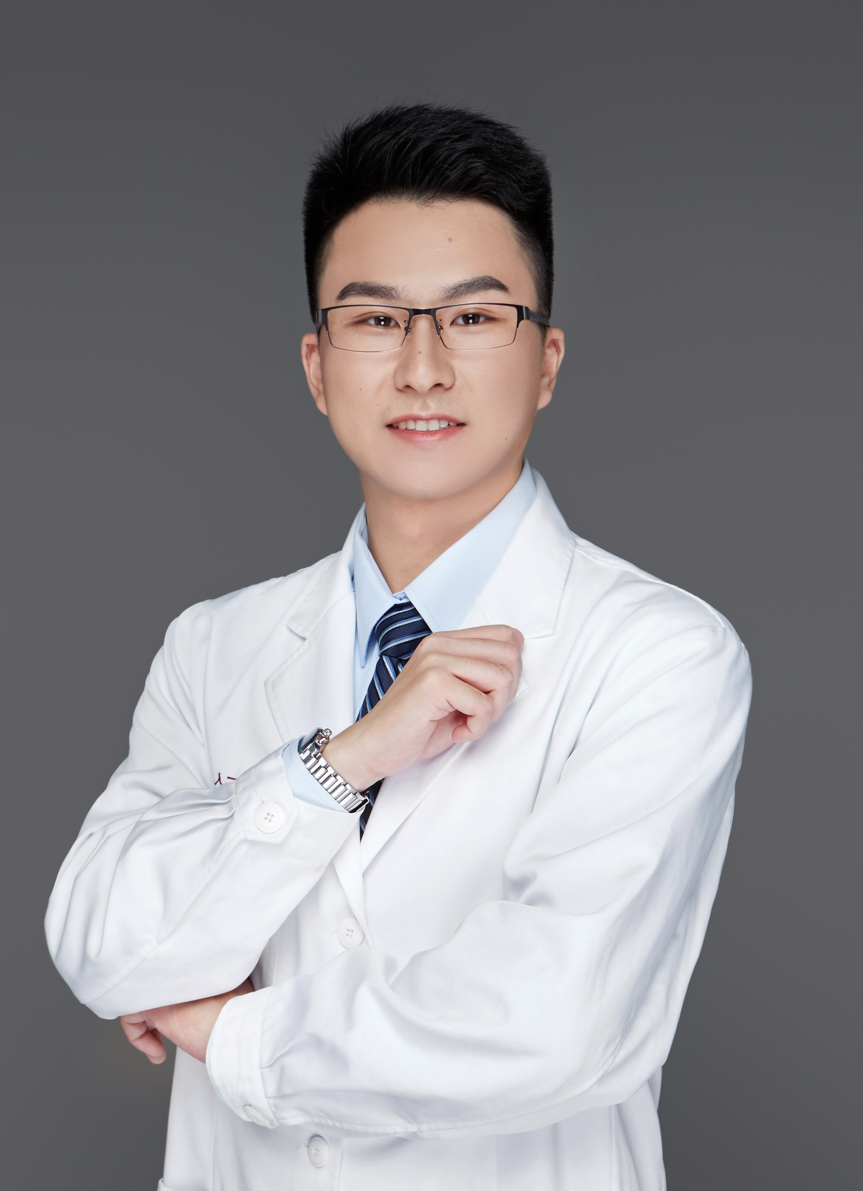 主治医师 唐浩斌