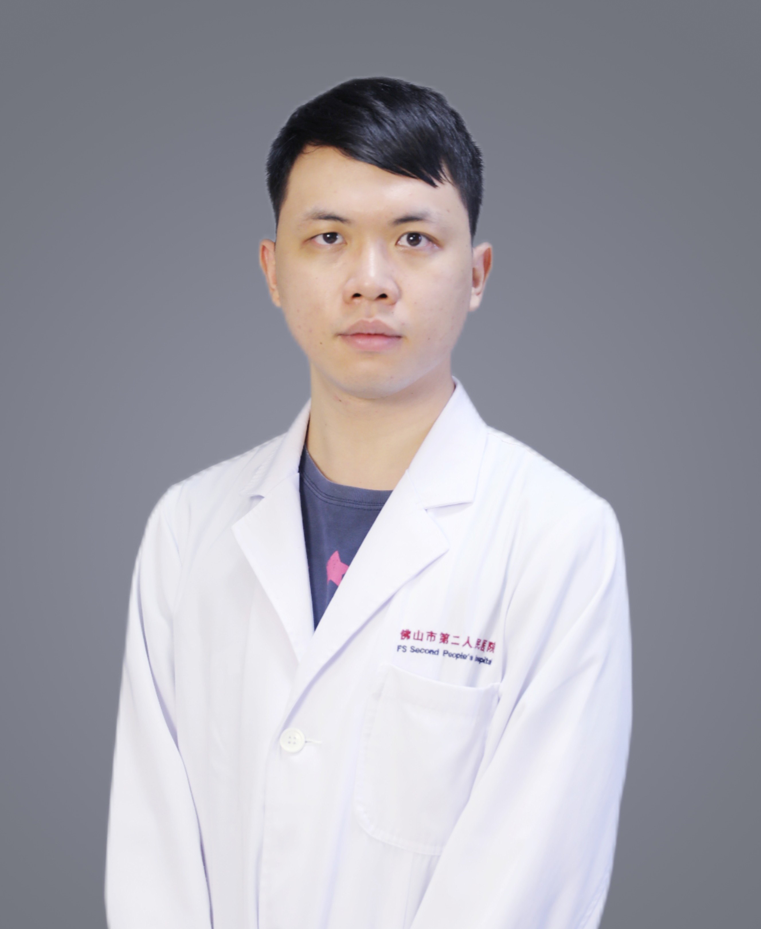 主治医师 眼科学硕士 廖富成