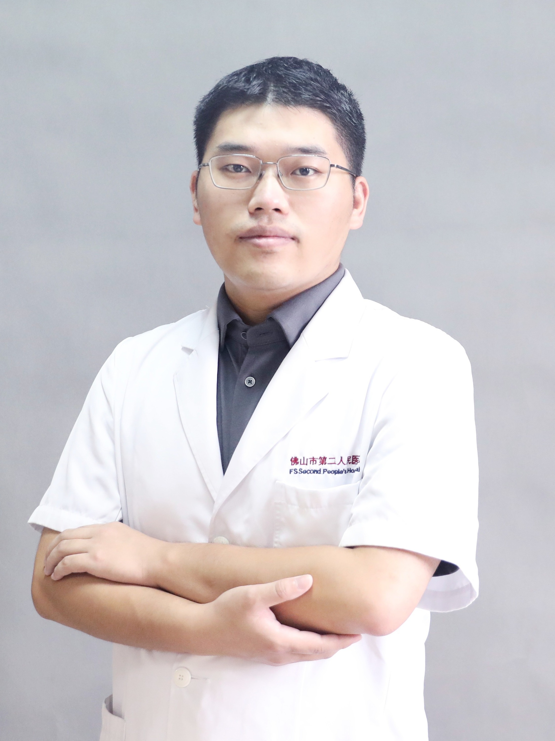 医师 眼科学硕士 曾亮博